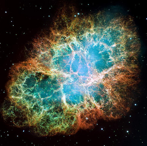 Az 1054-ben megfigyelt szupernóva táguló maradványa, a Rák-köd a Hubble-űrtávcső felvételeiből összeállított mozaikképen
